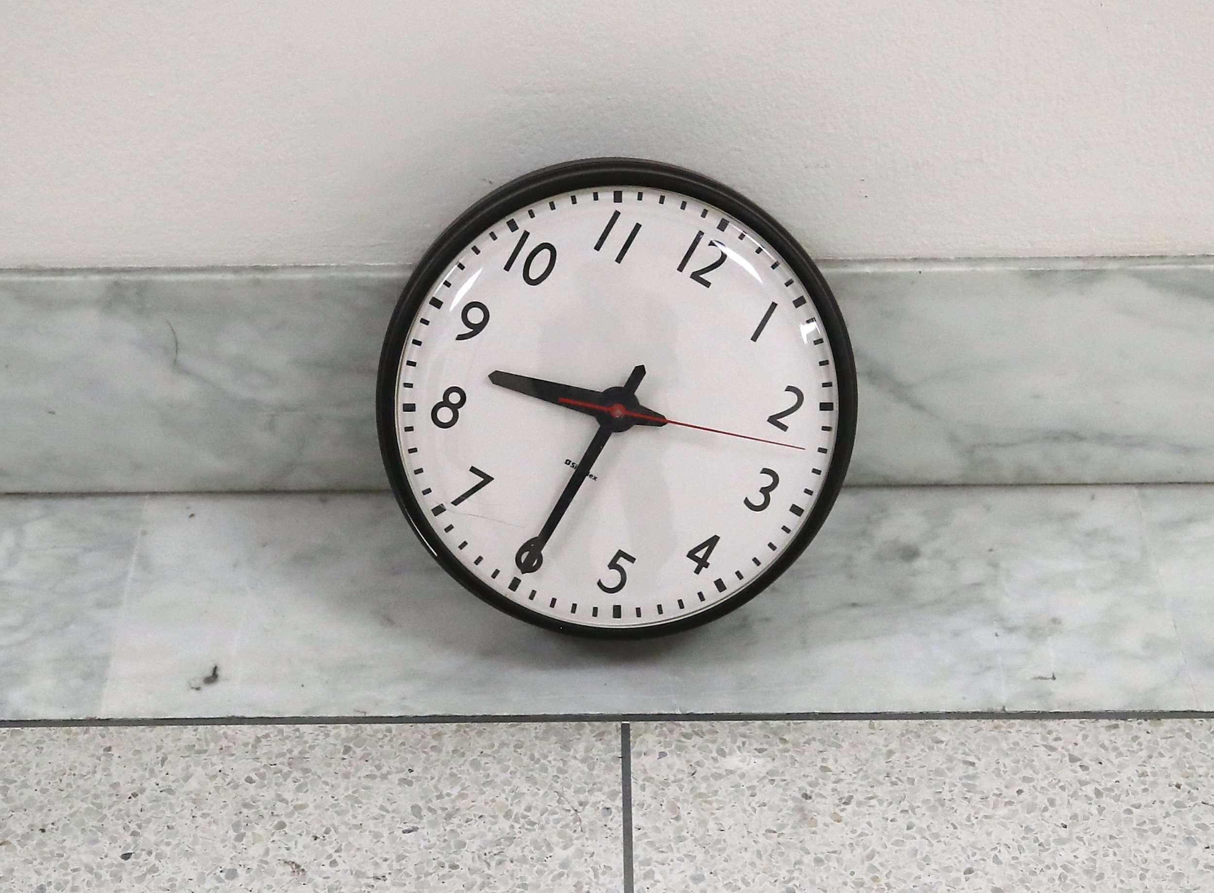 Turn your clocks 1 hour back tonight! But Why?